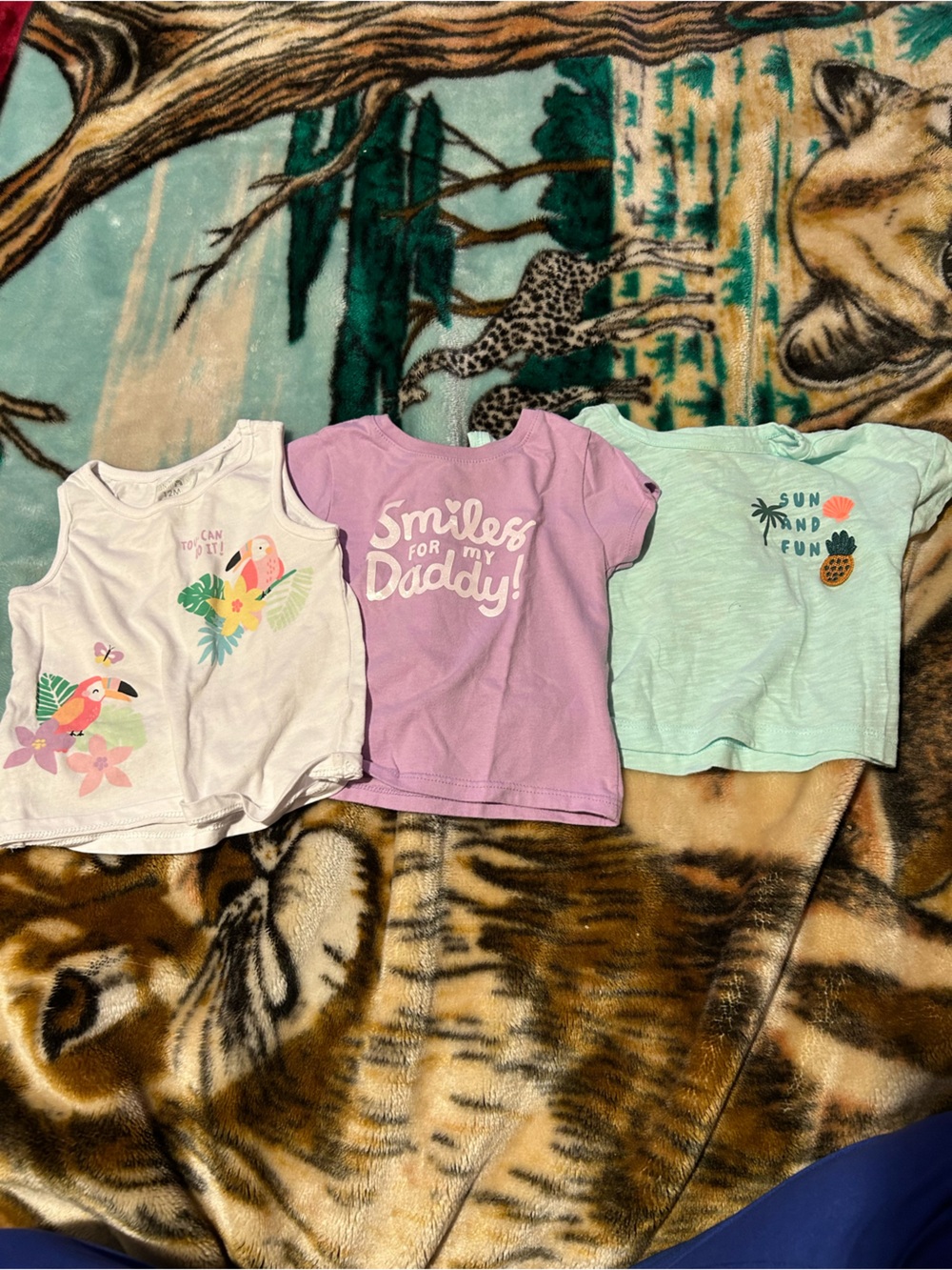 Bundle of 3 shirts